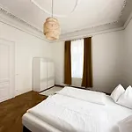 Hotel Columbia